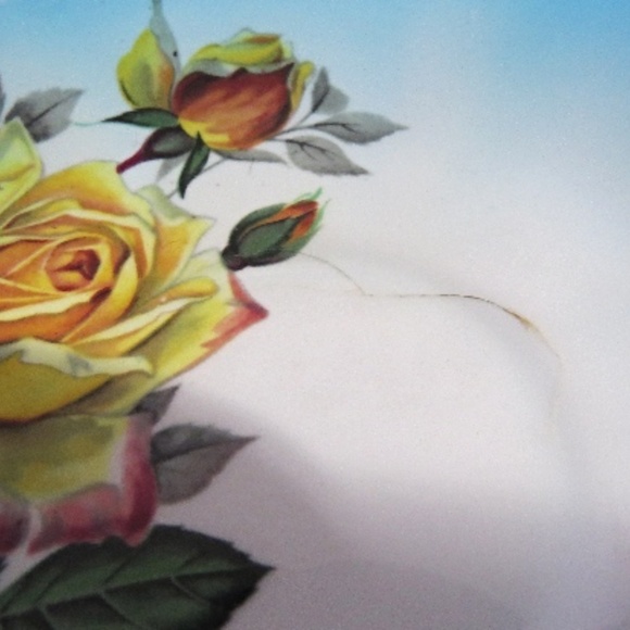 Queen Anne Bone China Teacup and Saucer - Picture 5 of 5